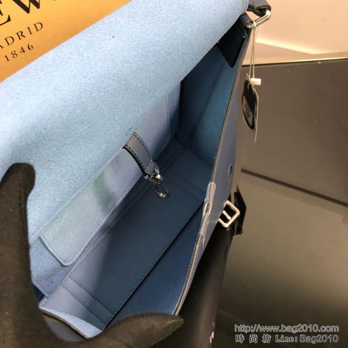 LOEWE羅意威 專櫃同步 Military Messenger 經典百搭信使包 男女同款 0168  jdl1141